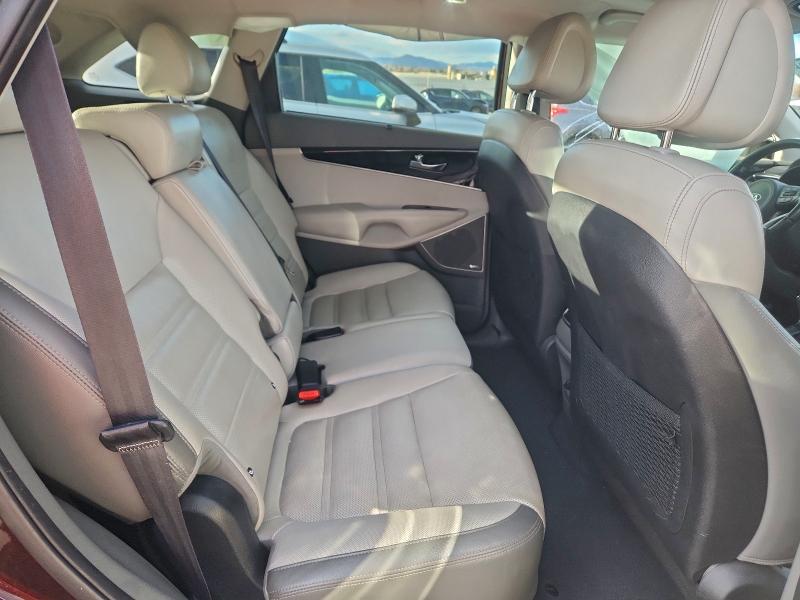 Photo 11 from auction – 2016 KIA SORENTO SX with VIN 5XYPKDA53GG017289