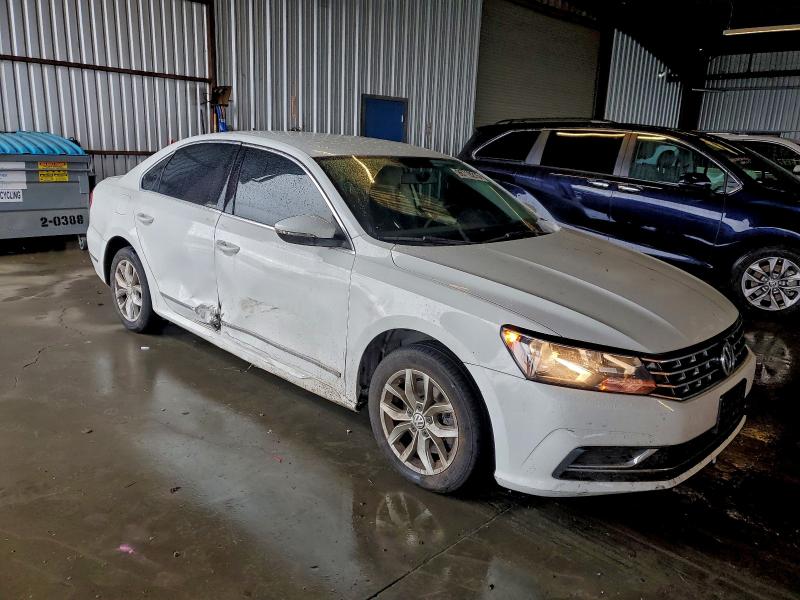 Photo 4 from auction – 2016 VOLKSWAGEN PASSAT S with VIN 1VWAT7A34GC041265