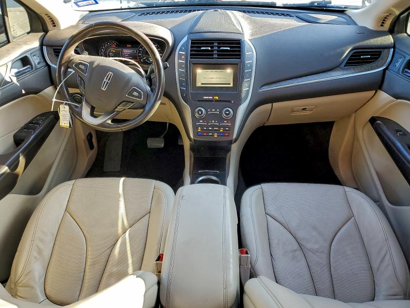 Photo 8 from auction – 2017 LINCOLN MKC RESERV with VIN 5LMCJ3C93HUL14406
