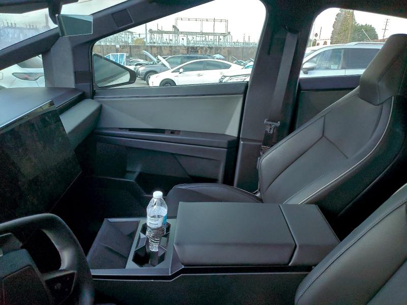 Photo 8 from auction – 2024 TESLA CYBERTRUCK with VIN 7G2CEHED8RA056642