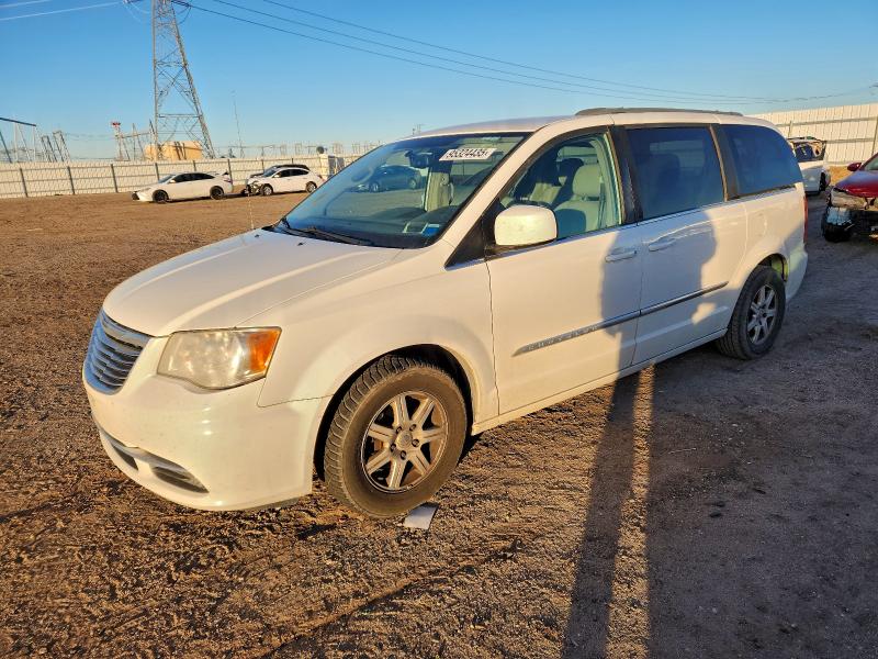 CHRYSLER TOWN & COU 2013 with VIN 2C4RC1BG3DR525886 - Photo from auction