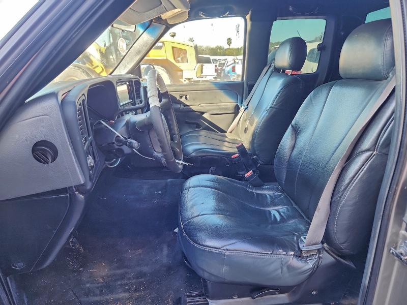 Photo 7 from auction – 2001 CHEVROLET SILVERADO with VIN 2GCEC19V011236171