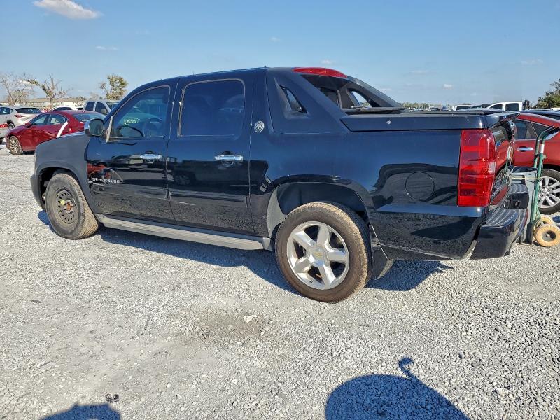 Photo 2 from auction – 2013 CHEVROLET AVALANCHE with VIN 3GNMCFE04DG120235