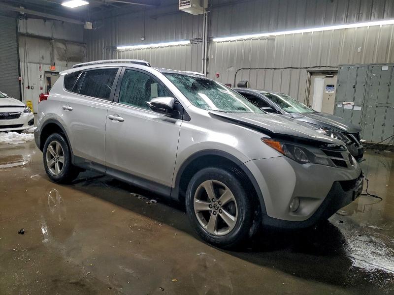 Photo 4 from auction – 2015 TOYOTA RAV4 XLE with VIN 2T3RFREV7FW335663