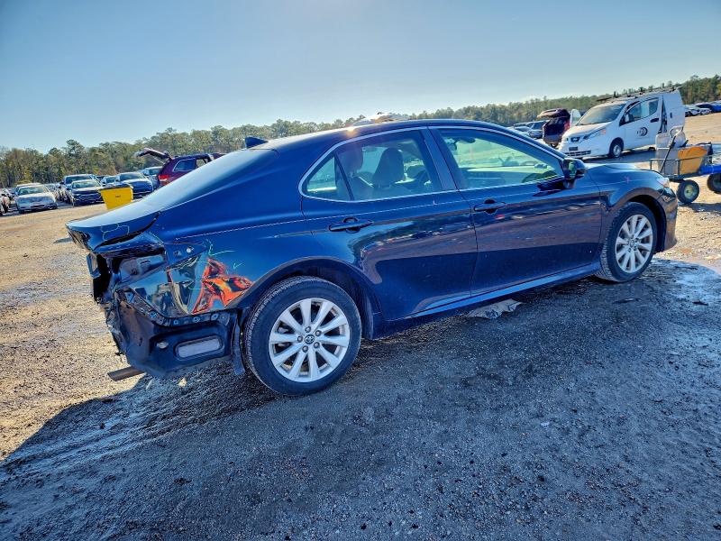 Photo 3 from auction – 2020 TOYOTA CAMRY with VIN 4T1C11AK6LU906887