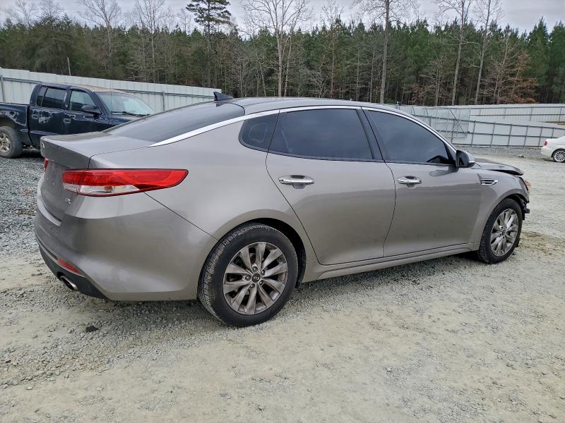 Photo 3 from auction – 2016 KIA OPTIMA EX with VIN 5XXGU4L32GG091250
