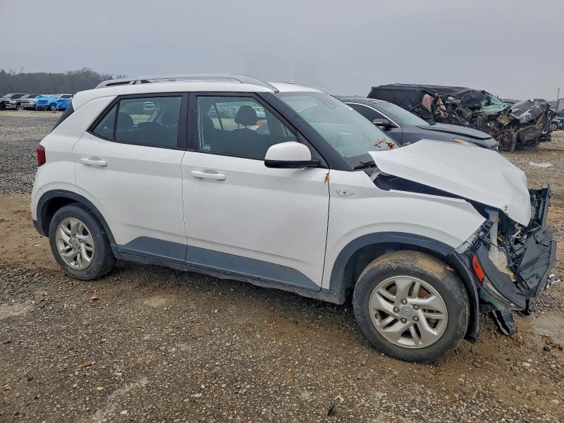 Photo 4 from auction – 2020 HYUNDAI VENUE with VIN KMHRC8A30LU019792