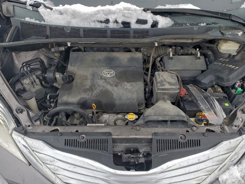 Photo 12 from auction – 2012 TOYOTA SIENNA XLE with VIN 5TDYK3DCXCS223828