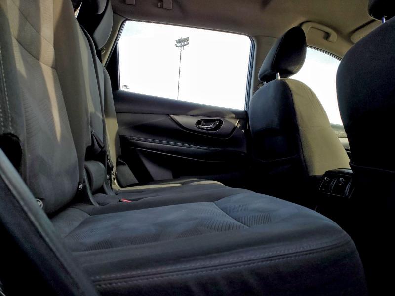 Photo 11 from auction – 2016 NISSAN ROGUE S with VIN KNMAT2MV5GP645693