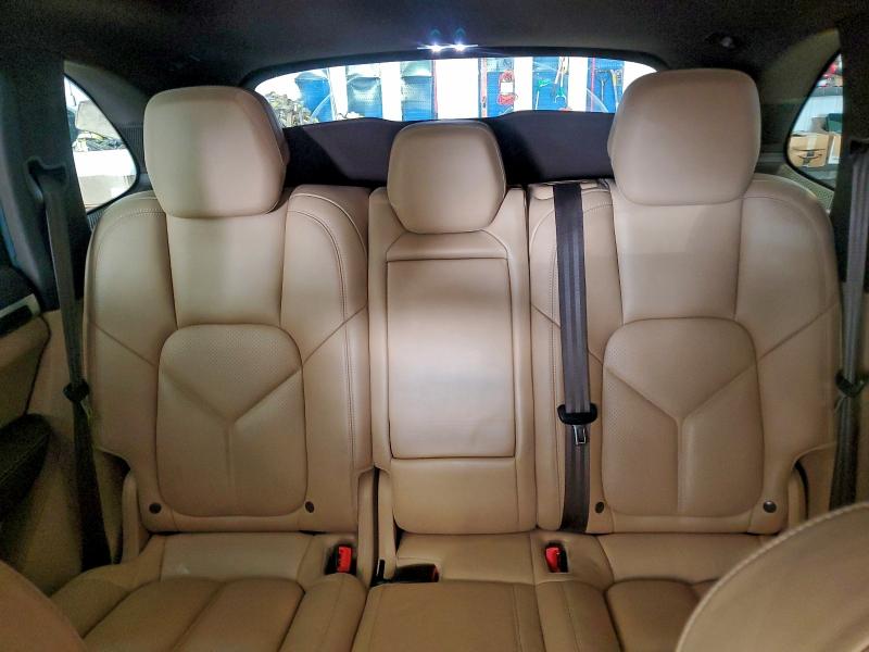 Photo 10 from auction – 2016 PORSCHE CAYENNE with VIN WP1AA2A2XGLA00852
