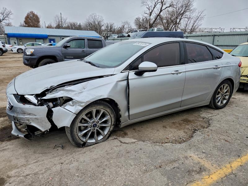 FORD FUSION SE 2017 with VIN 3FA6P0HD3HR272797 - Photo from auction