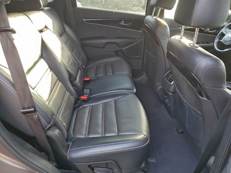 Photo 11 from auction – 2019 KIA SORENTO SX with VIN 5XYPKDA54KG456090