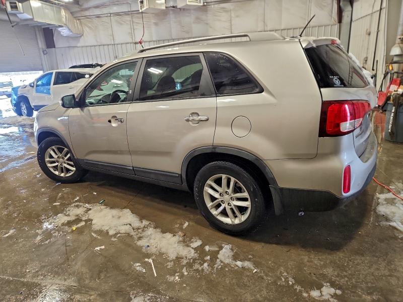 Photo 2 from auction – 2015 KIA SORENTO LX with VIN 5XYKT3A60FG612268