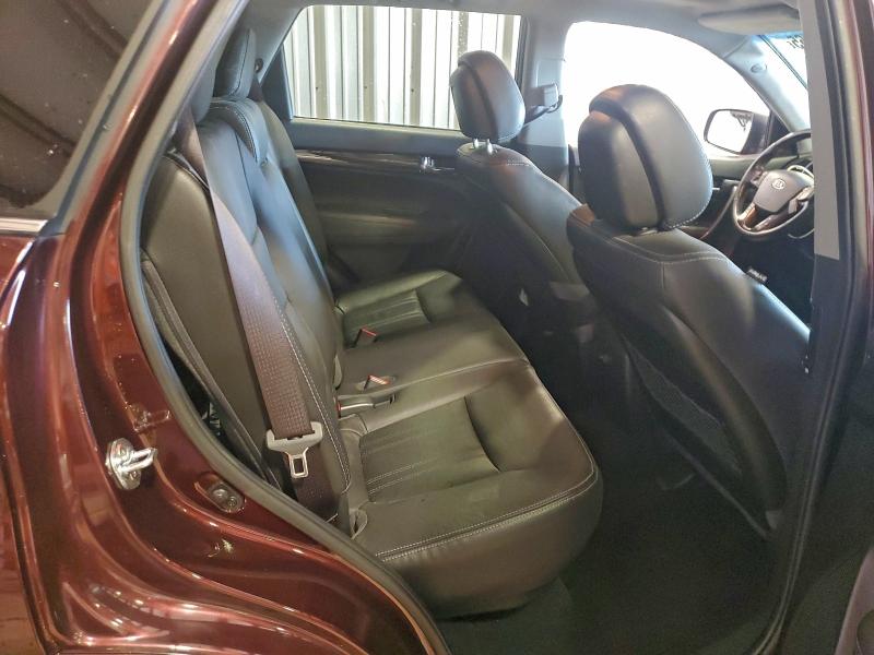 Photo 11 from auction – 2012 KIA SORENTO SX with VIN 5XYKWDA20CG261576