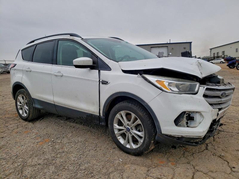 Photo 4 from auction – 2018 FORD ESCAPE SE with VIN 1FMCU9GDXJUB21266