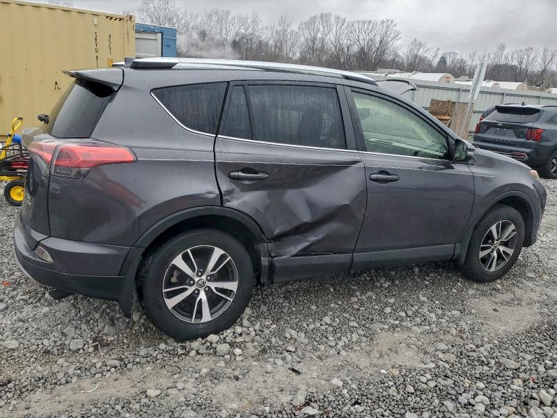 Photo 3 from auction – 2016 TOYOTA RAV4 XLE with VIN JTMRFREVXGJ065280
