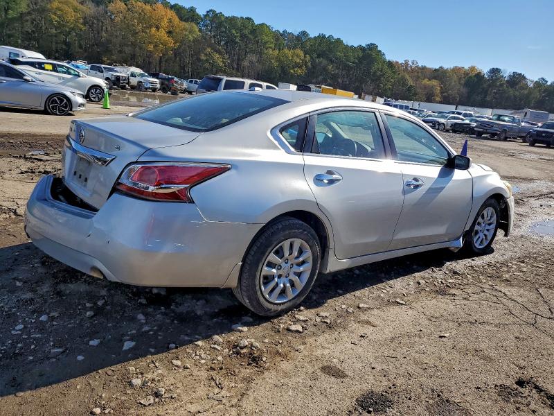 Photo 3 from auction – 2015 NISSAN ALTIMA 2.5 with VIN 1N4AL3AP8FC147883