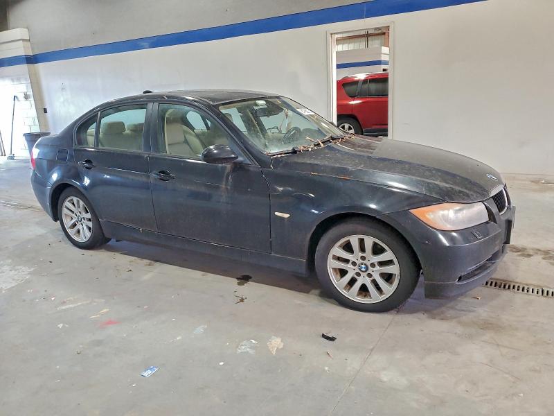 Photo 4 from auction – 2006 BMW 325 XI with VIN WBAVD13586KV09027