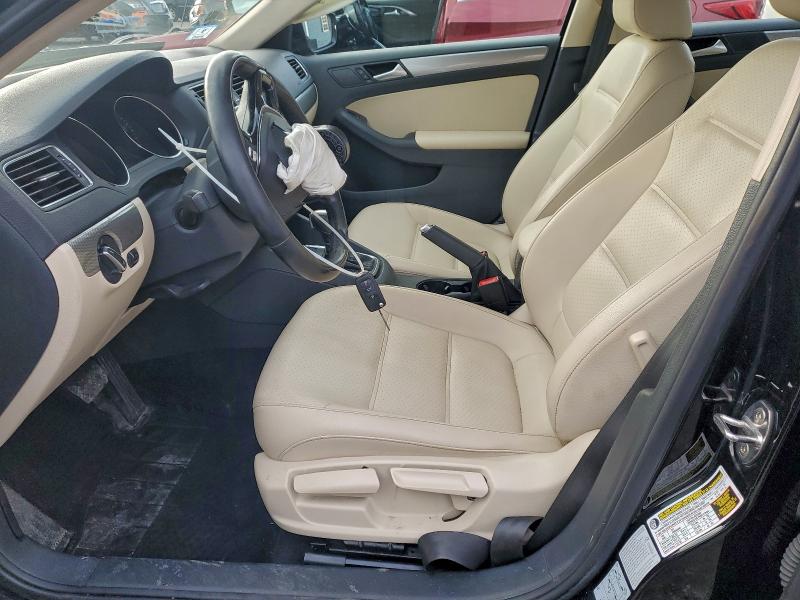 Photo 7 from auction – 2017 VOLKSWAGEN JETTA SE with VIN 3VWDB7AJ7HM412773