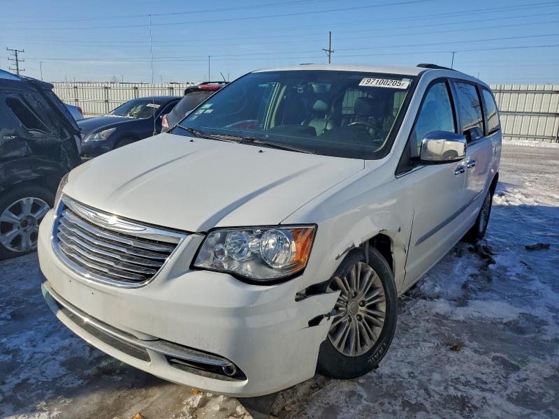 CHRYSLER TOWN & COU 2015 with VIN 2C4RC1CG0FR609553 - Photo from auction