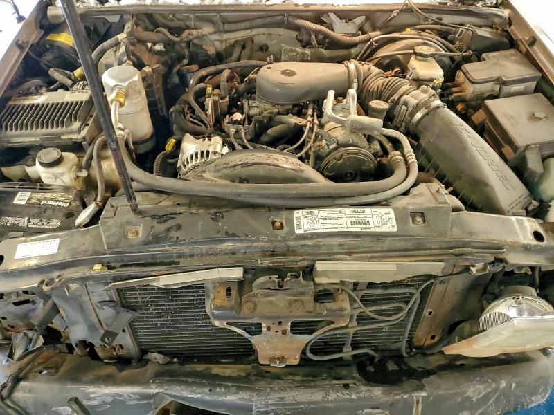 Photo 11 from auction – 1998 GMC SONOMA with VIN 1GTCT19X4W8544618