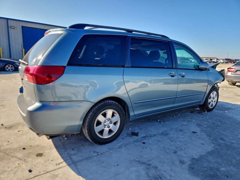 Photo 3 from auction – 2004 TOYOTA SIENNA with VIN 5TDZA22C74S187733