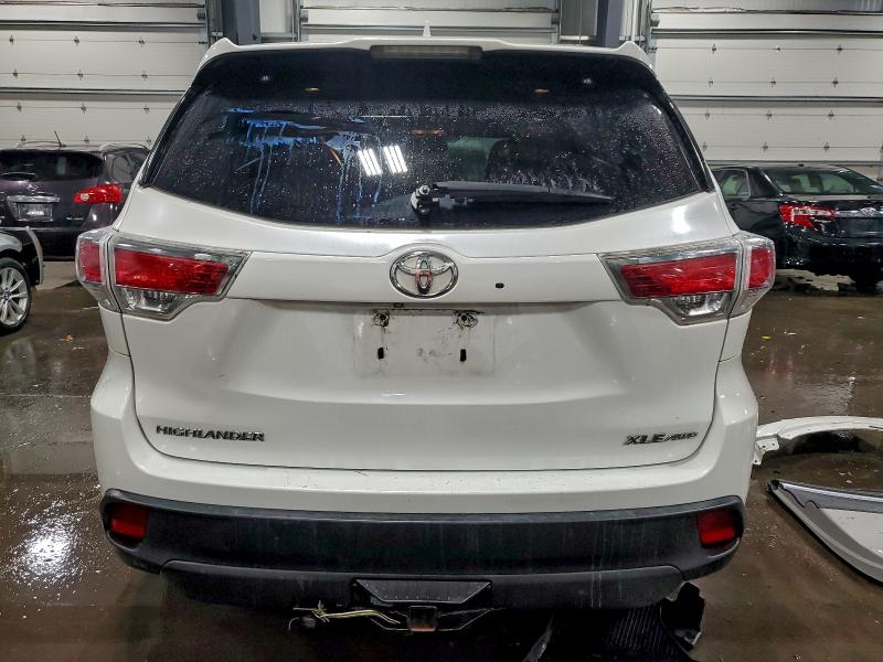 Photo 6 from auction – 2015 TOYOTA HIGHLANDER with VIN 5TDJKRFH6FS092298