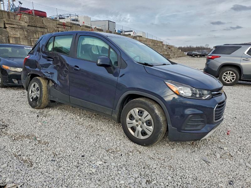 Photo 4 from auction – 2018 CHEVROLET TRAX LS with VIN 3GNCJKSB3JL348682