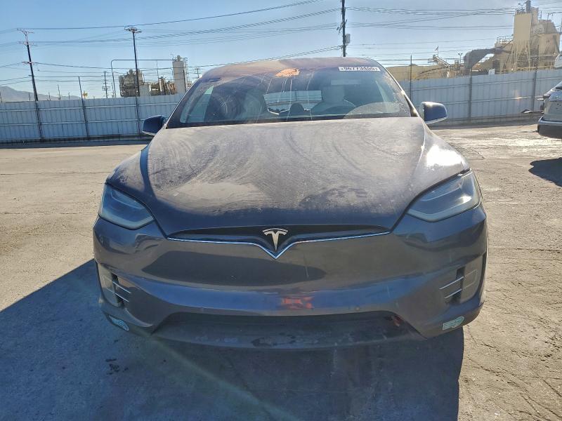 Photo 5 from auction – 2018 TESLA MODEL X with VIN 5YJXCDE27JF138001