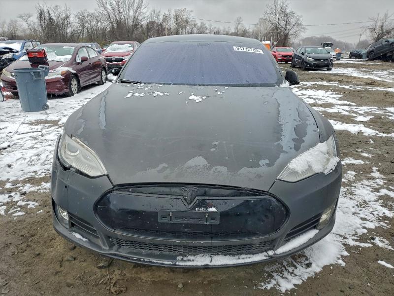 Photo 5 from auction – 2014 TESLA MODEL S with VIN 5YJSA1S18EFP35271