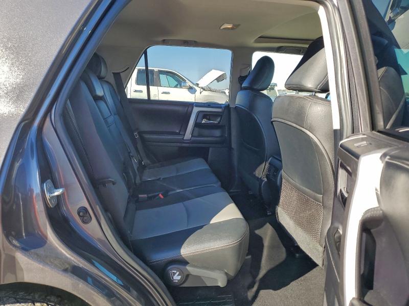 Photo 11 from auction – 2015 TOYOTA 4RUNNER SR with VIN JTEBU5JR4F5218991