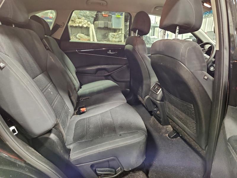 Photo 11 from auction – 2017 KIA SORENTO LX with VIN 5XYPGDA52HG328876