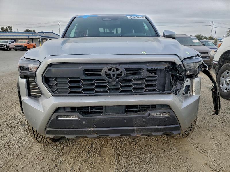 Photo 5 from auction – 2025 TOYOTA TACOMA DOU with VIN 3TMLB5JN4SM179657