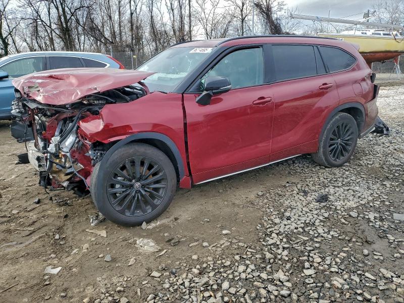 TOYOTA HIGHLANDER 2024 with VIN 5TDKDRBH5RS553208 - Photo from auction