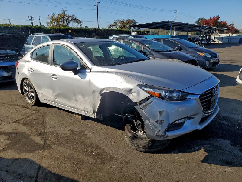 Photo 4 from auction – 2018 MAZDA 3 TOURING with VIN 3MZBN1V3XJM237481