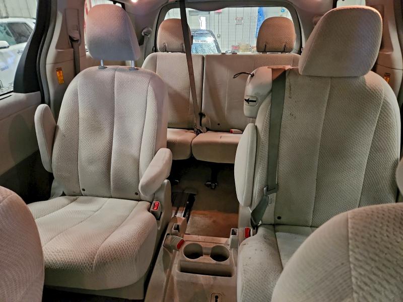 Photo 10 from auction – 2014 TOYOTA SIENNA LE with VIN 5TDKK3DCXES415226
