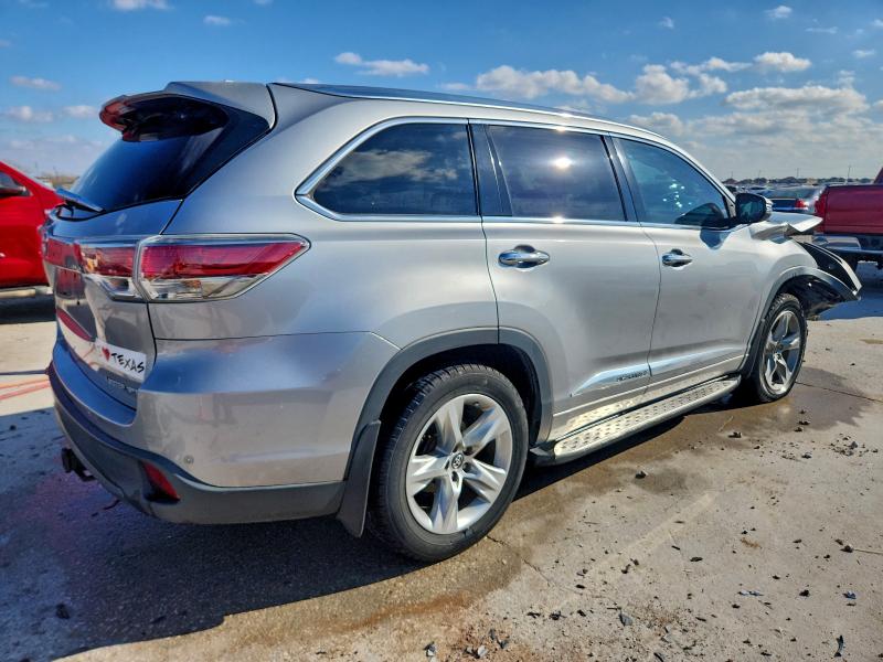 Photo 3 from auction – 2016 TOYOTA HIGHLANDER with VIN 5TDDKRFH4GS301648