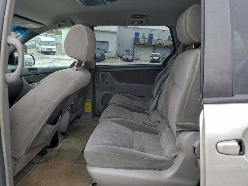 Photo 11 from auction – 2005 TOYOTA SIENNA CE with VIN 5TDZA23C85S230346