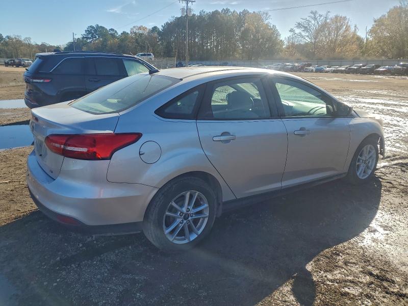 Photo 3 from auction – 2017 FORD FOCUS SE with VIN 1FADP3F26HL227930