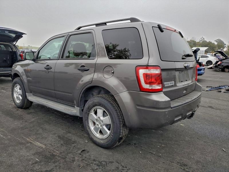 Photo 2 from auction – 2011 FORD ESCAPE XLT with VIN 1FMCU0DG1BKB25598