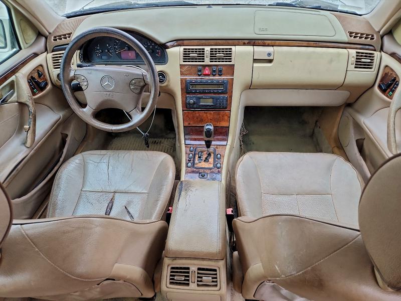 Photo 8 from auction – 2001 MERCEDES-BENZ E 320 with VIN WDBJH65J01B360598