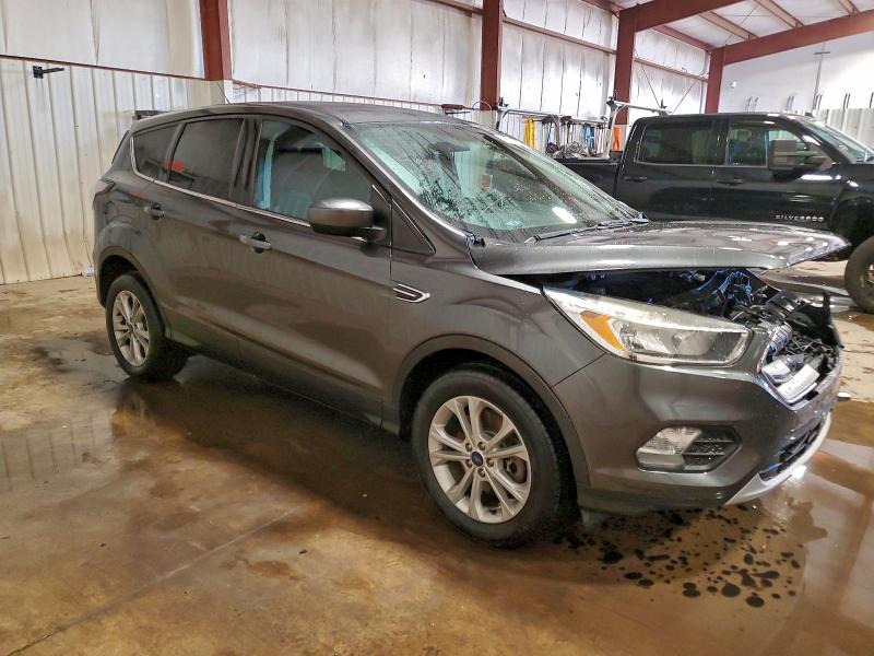 Photo 4 from auction – 2017 FORD ESCAPE SE with VIN 1FMCU9GD6HUE00059