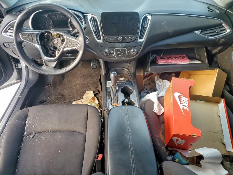 Photo 8 from auction – 2018 CHEVROLET MALIBU with VIN 1G1ZD5STXJF169854