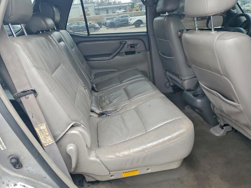 Photo 11 from auction – 2002 TOYOTA SEQUOIA SR with VIN 5TDZT34AX2S125977