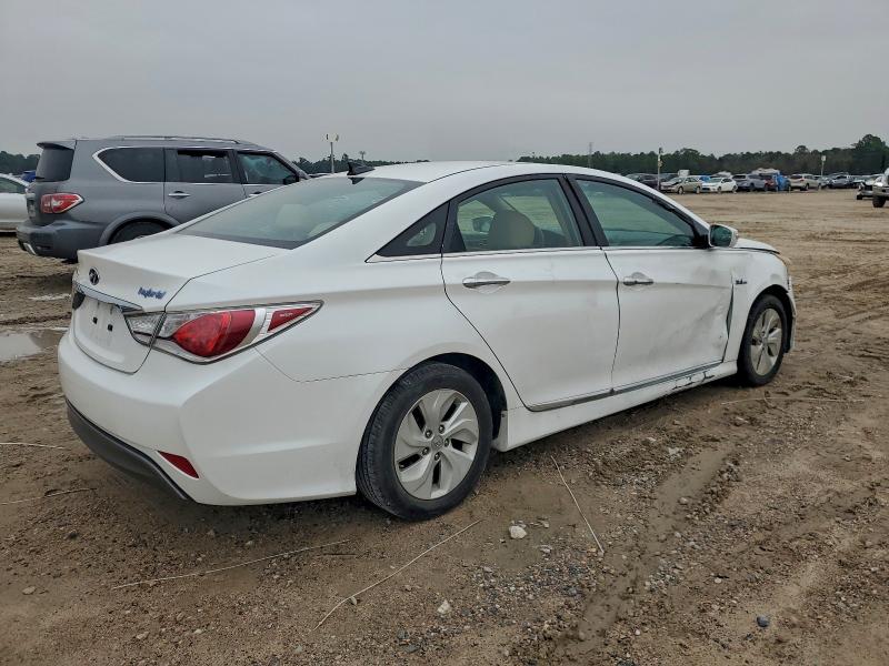 Photo 3 from auction – 2015 HYUNDAI SONATA HYB with VIN KMHEC4A49FA134557