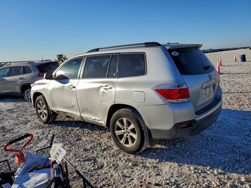 Photo 2 from auction – 2012 TOYOTA HIGHLANDER with VIN 5TDZK3EHXCS087764