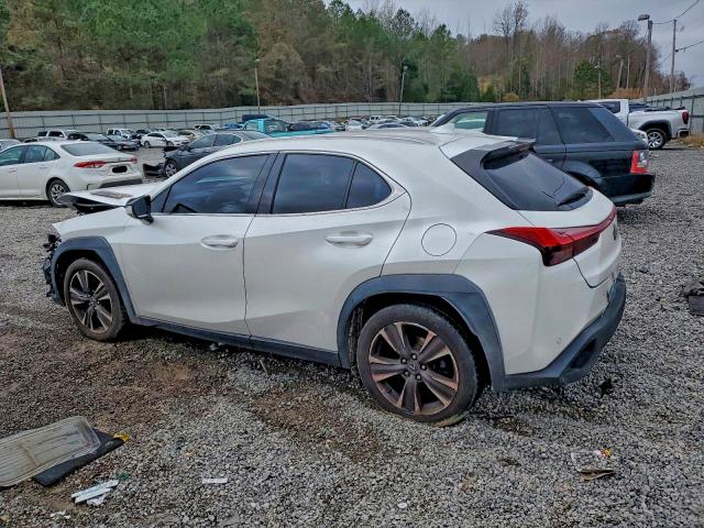 Photo 2 from auction – 2019 LEXUS UX 200 with VIN JTHY3JBH6K2000691
