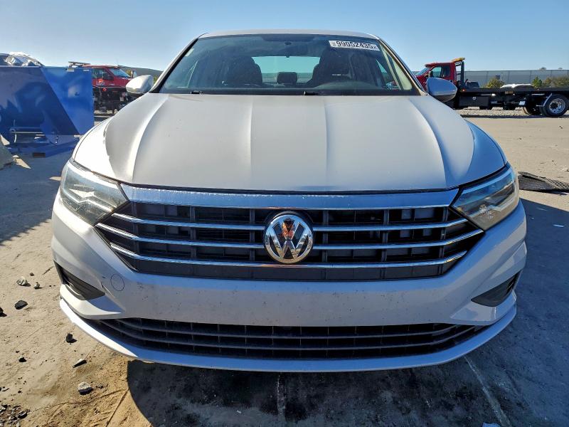 Photo 5 from auction – 2019 VOLKSWAGEN JETTA with VIN 3VWC57BU2KM052590