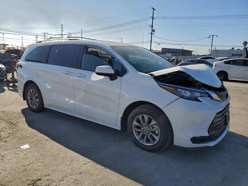 Photo 4 from auction – 2025 TOYOTA SIENNA with VIN 5TDBRKEC9SS248471