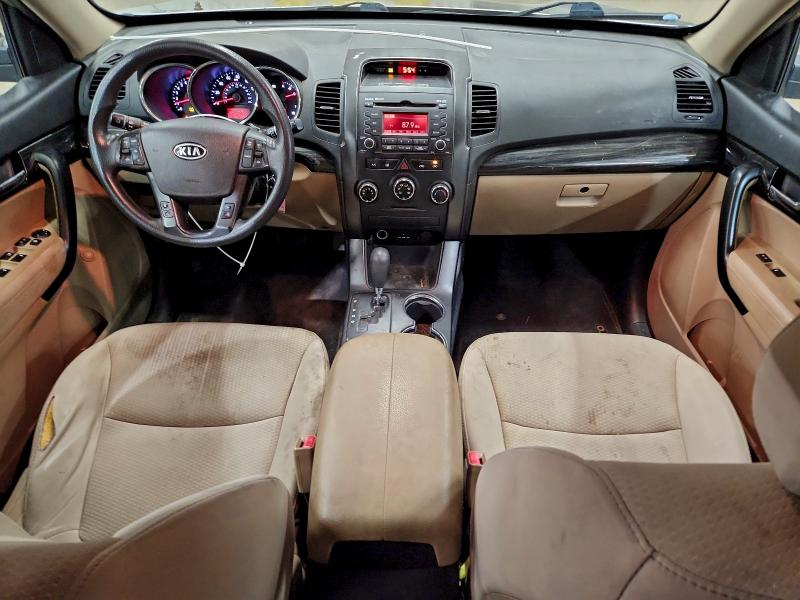 Photo 8 from auction – 2013 KIA SORENTO LX with VIN 5XYKTCA62DG419455